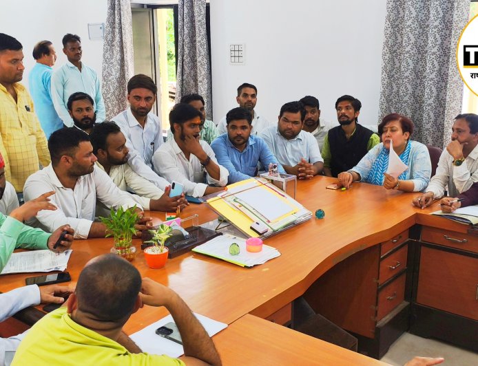 गेटवे शुल्क,नगर निगम टैक्स और एडमिशन एजेंसी में गड़बड़ी पर सछास ने बरेली कॉलेज में खोला मोर्चा
