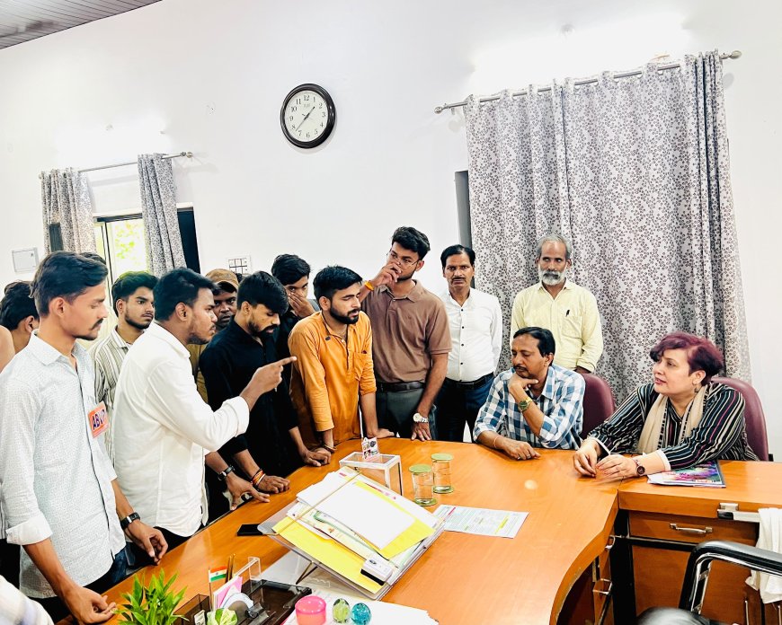 कॉलेज में अव्यवस्थाओं पर अभाविप का प्रदर्शन, 26 अगस्त तक सुधार की मांग