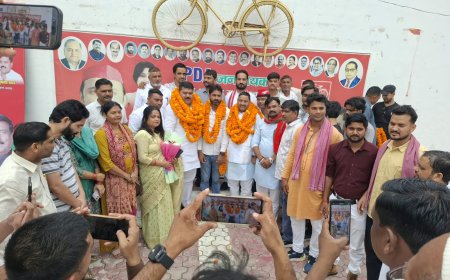 पूर्व सांसद धर्मेंद्र कश्यप की घर वापसी पर मुलायम सिंह यूथ ब्रिगेड ने किया जोरदार स्वागत