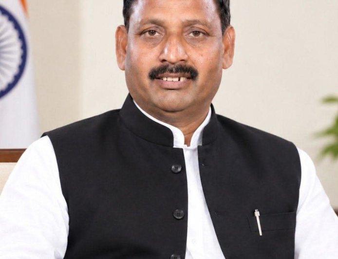 धर्मेंद्र कश्यप ने सोशल मीडिया पर पेश किया भाजपा से इस्तीफा, भीतरघात और पिछड़े समाज की उपेक्षा के आरोप